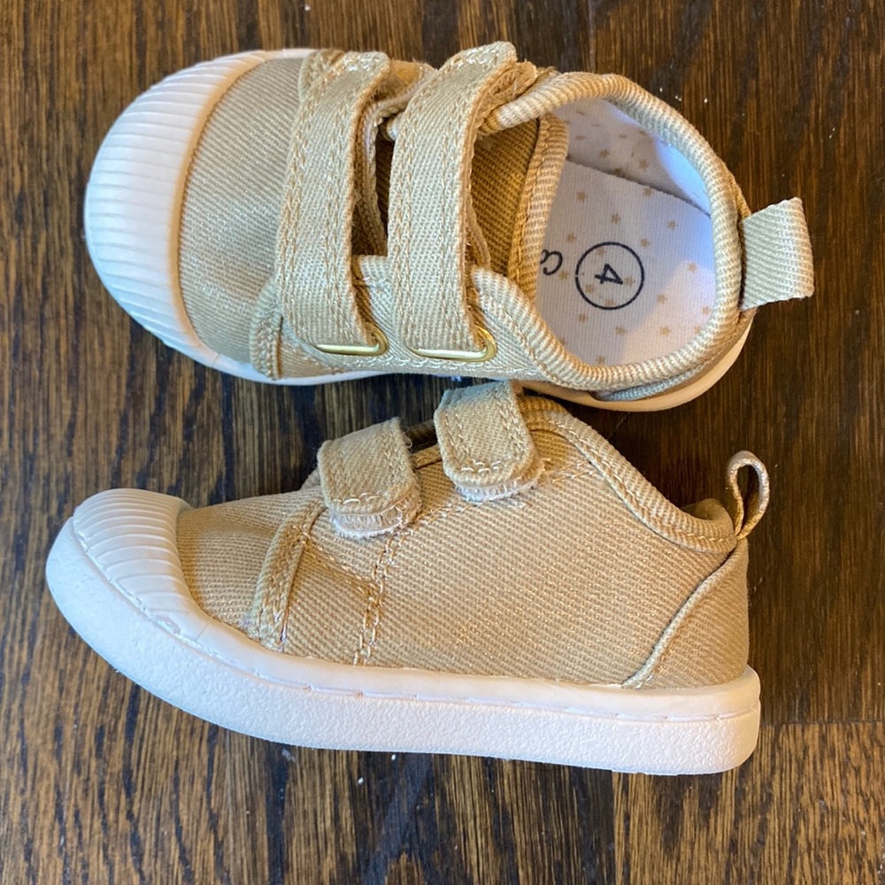 Never worn! Cat & Jack size 4 sneakers